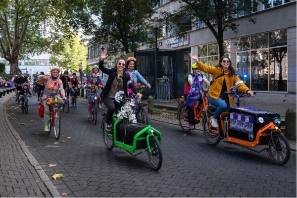 2026-09_FancyWomanBikeRide
